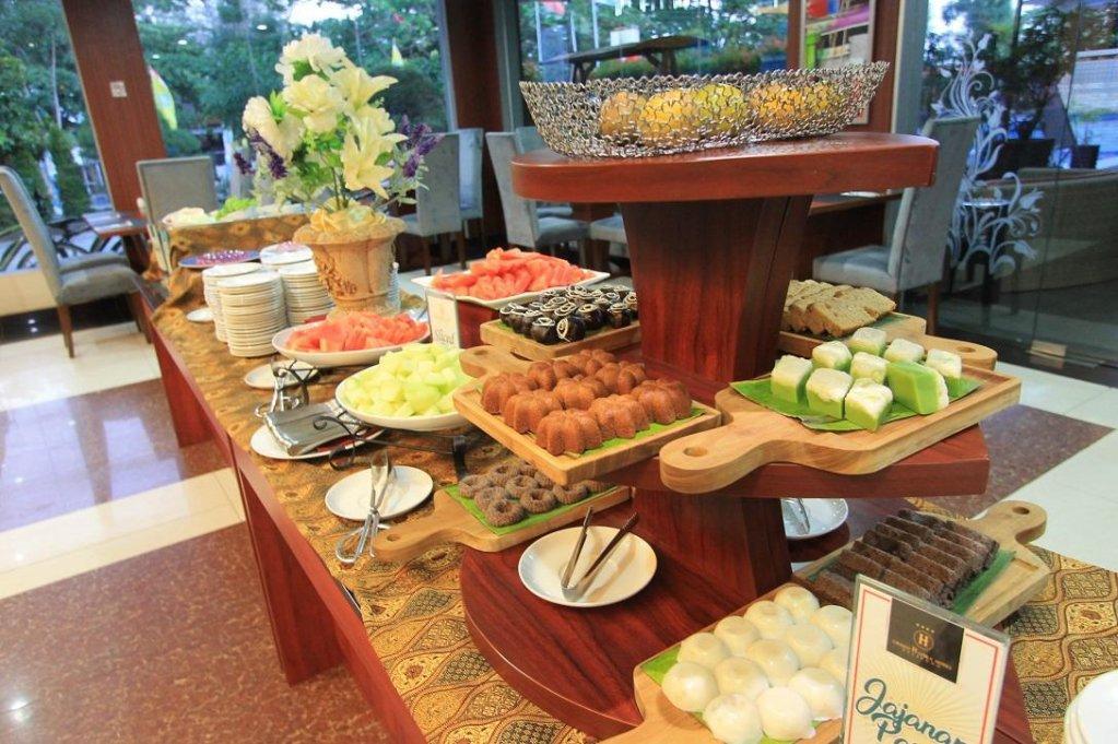 Grand Hatika Hotel Танджунґпандан Екстер'єр фото